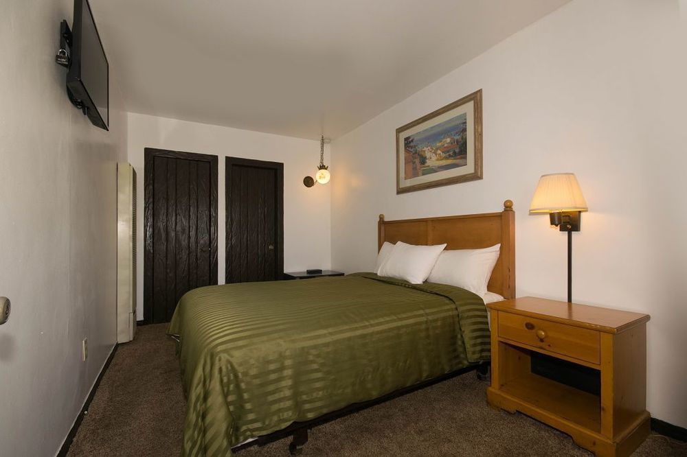 Scandia Motel Carlsbad Ngoại thất bức ảnh