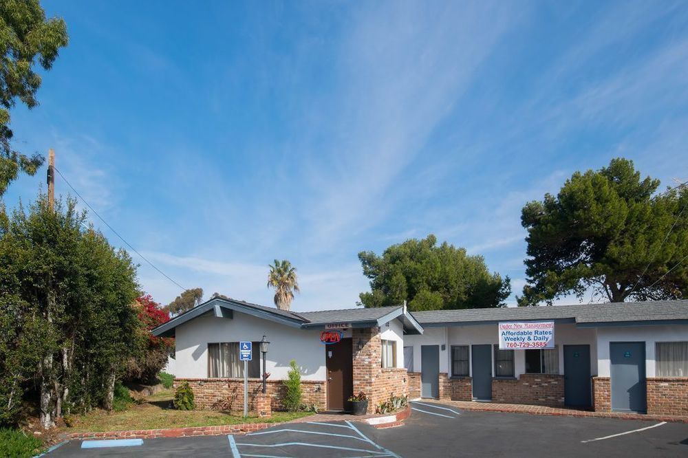 Scandia Motel Carlsbad Ngoại thất bức ảnh