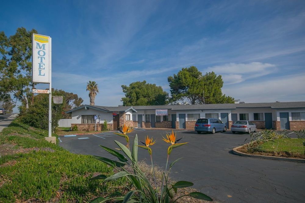 Scandia Motel Carlsbad Ngoại thất bức ảnh
